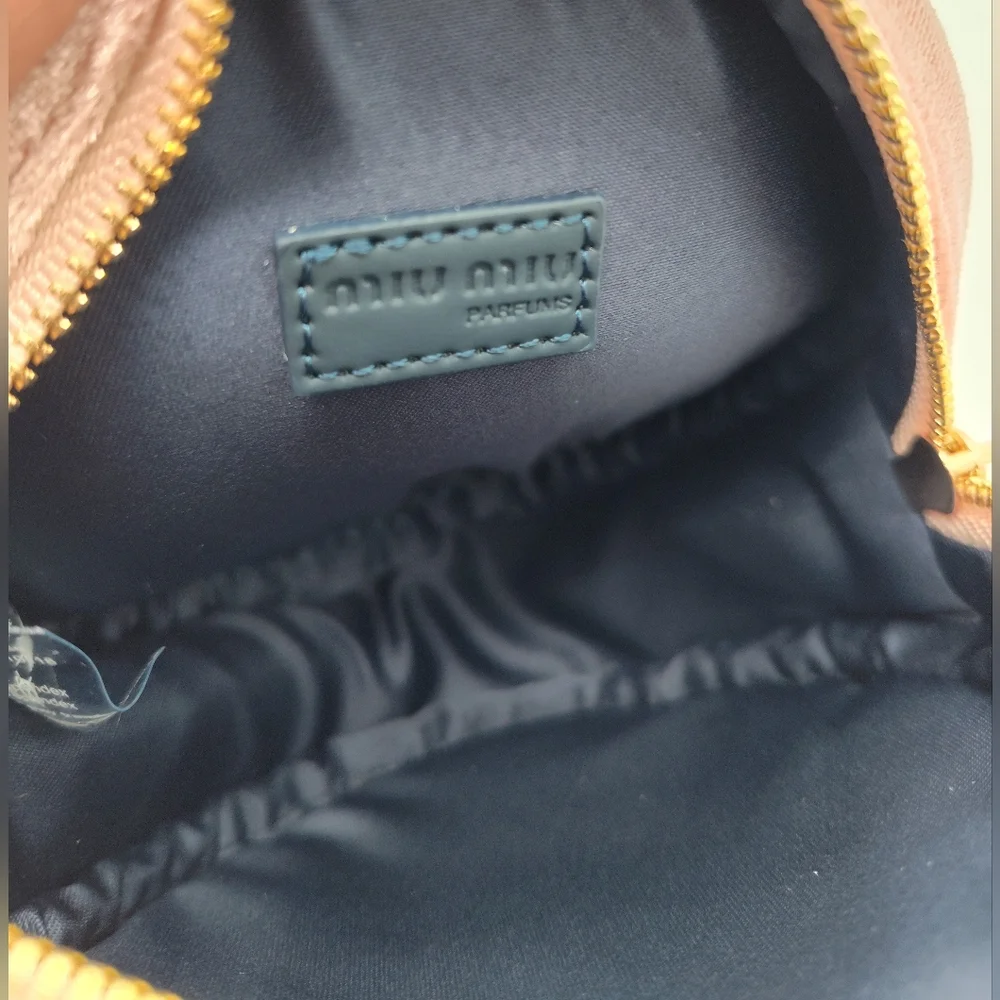 Miu Miu Pink Velvet Chain Pouch Pochette Parfums Gift New In Box - Picture 3 of 7